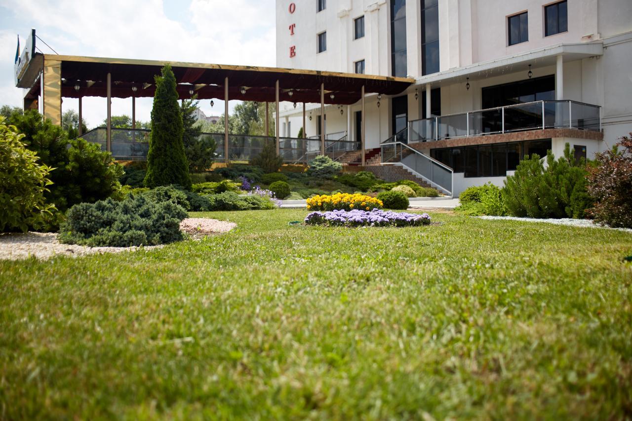 Garden Hall Ternopil Exterior photo